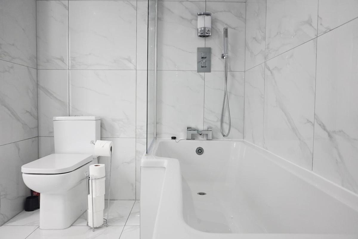 Contractors Dream, 4 Bedroom 2 Bathroom Liverpool Esterno foto