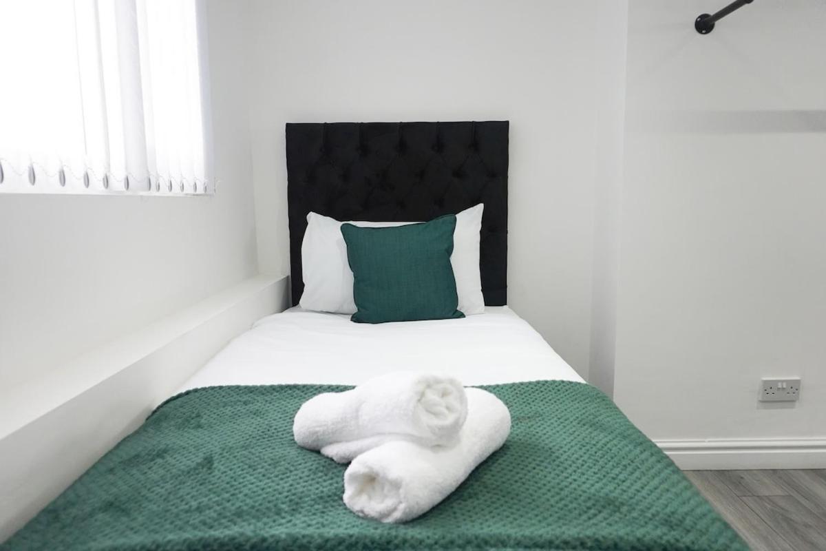 Contractors Dream, 4 Bedroom 2 Bathroom Liverpool Esterno foto