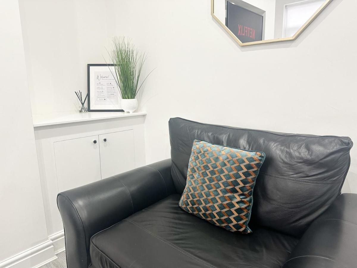 Contractors Dream, 4 Bedroom 2 Bathroom Liverpool Esterno foto