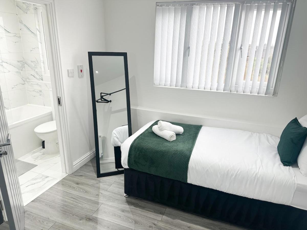 Contractors Dream, 4 Bedroom 2 Bathroom Liverpool Esterno foto