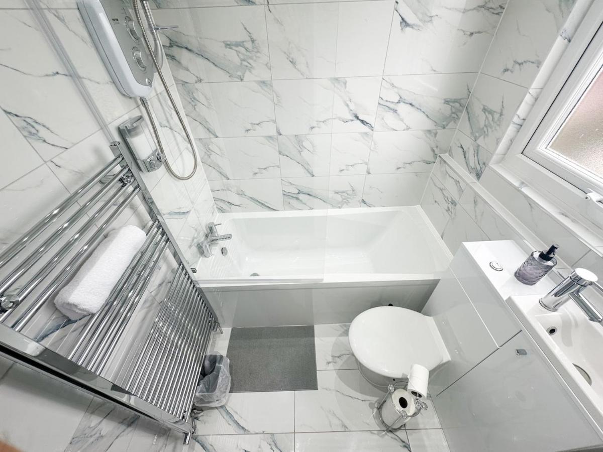 Contractors Dream, 4 Bedroom 2 Bathroom Liverpool Esterno foto
