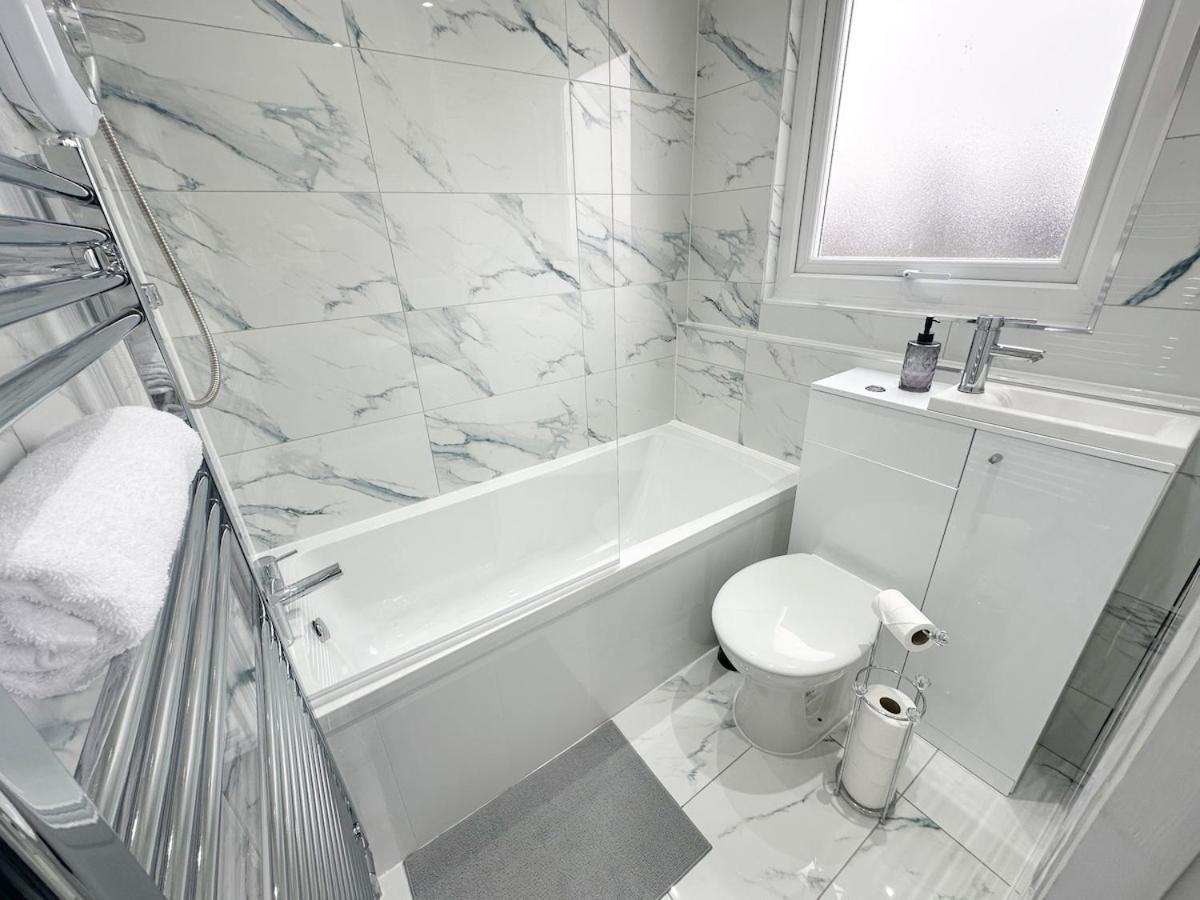Contractors Dream, 4 Bedroom 2 Bathroom Liverpool Esterno foto