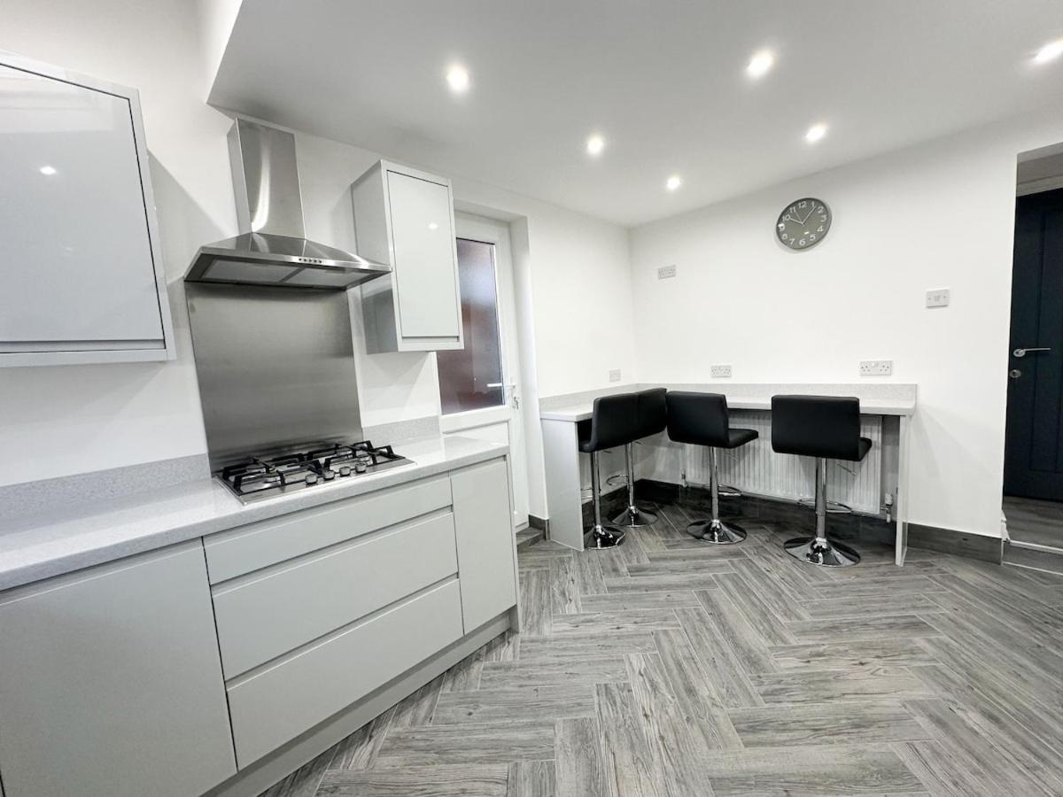 Contractors Dream, 4 Bedroom 2 Bathroom Liverpool Esterno foto